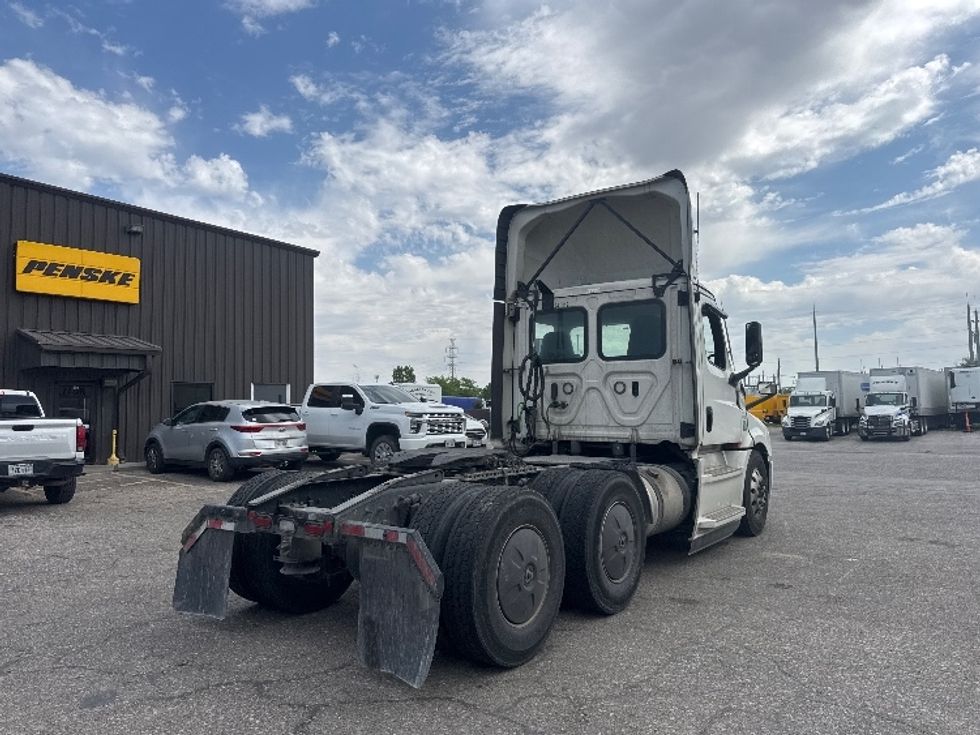 Day Cab Tractor-Heavy Duty Tractors-Freightliner-2024-T12664ST-Omaha-NE-767,736\n\t\tmiles-$ 46,000 - Image 7