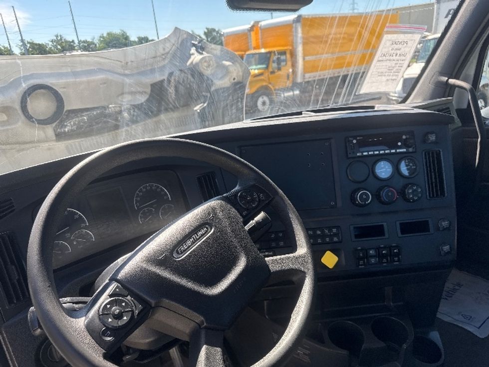 Day Cab Tractor-Heavy Duty Tractors-Freightliner-2024-T12664ST-Omaha-NE-795,150\n\t\tmiles-$ 46,000 - Image 11