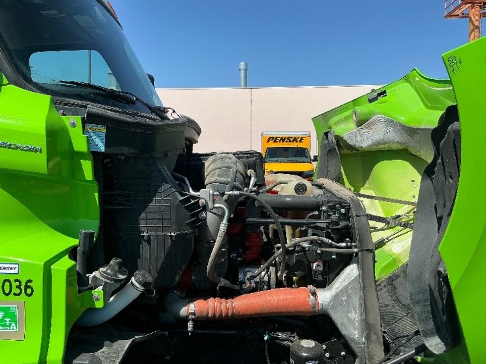 Day Cab Tractor-Heavy Duty Tractors-Freightliner-2024-T12684ST-Dallas-TX-303,957\n\t\tmiles-$ 107,750 - Image 15
