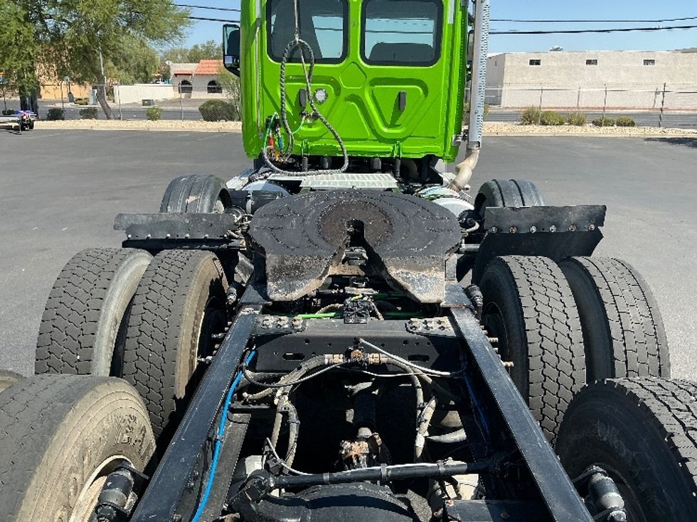 Day Cab Tractor-Heavy Duty Tractors-Freightliner-2024-T12684ST-Dallas-TX-303,957\n\t\tmiles-$ 107,750 - Image 6