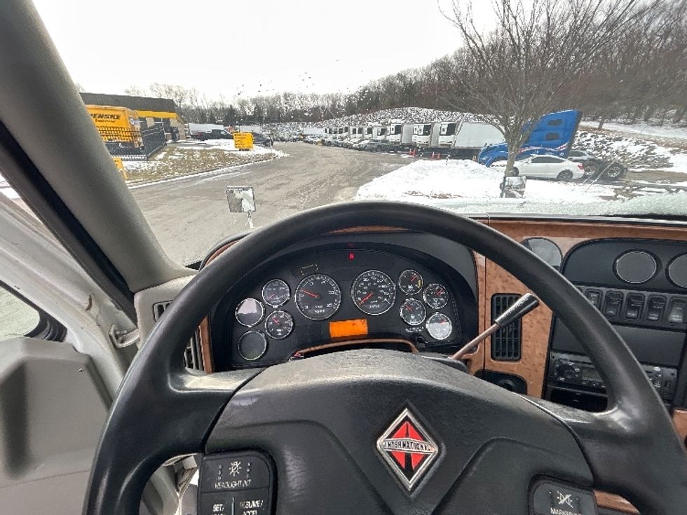 Day Cab Tractor-Heavy Duty Tractors-International-2011-ProStar-Fitchburg-MA-564,242\n\t\tmiles-$ 13,000 - Image 11