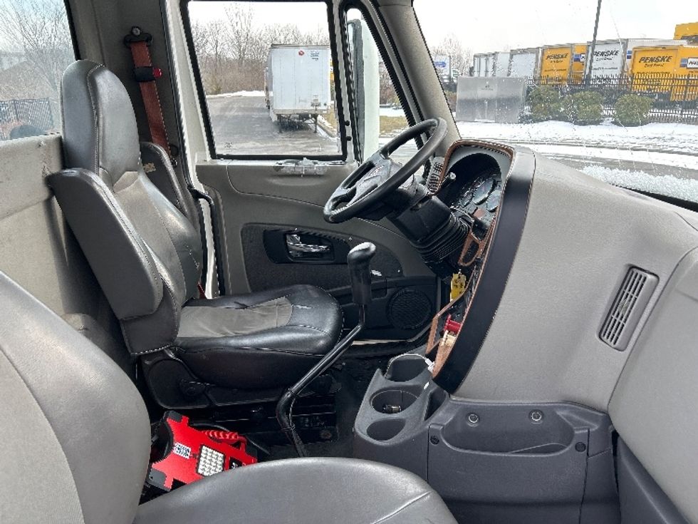 Day Cab Tractor-Heavy Duty Tractors-International-2011-ProStar-Fitchburg-MA-564,242\n\t\tmiles-$ 13,000 - Image 14