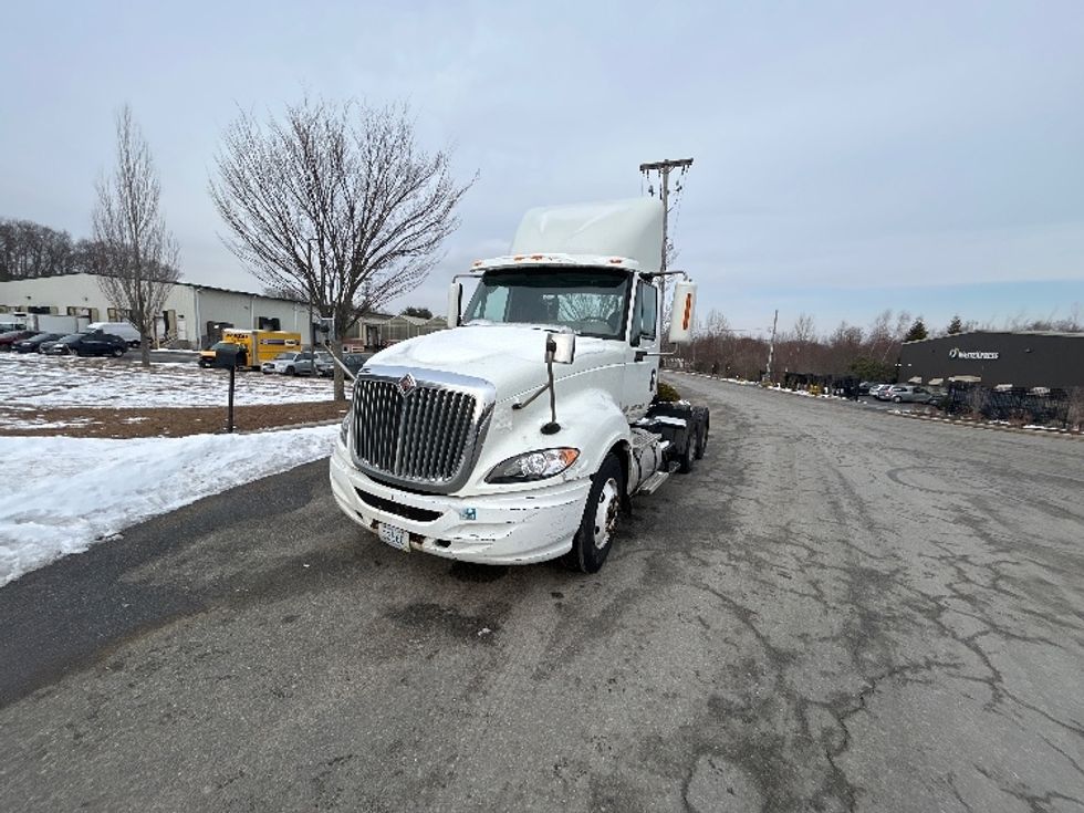 Day Cab Tractor-Heavy Duty Tractors-International-2011-ProStar-Fitchburg-MA-564,242\n\t\tmiles-$ 13,000 - Image 3