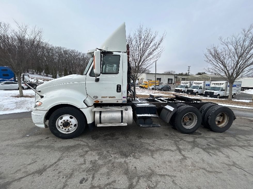 Day Cab Tractor-Heavy Duty Tractors-International-2011-ProStar-Fitchburg-MA-564,242\n\t\tmiles-$ 13,000 - Image 4