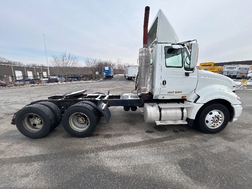 Day Cab Tractor-Heavy Duty Tractors-International-2011-ProStar-Fitchburg-MA-564,242\n\t\tmiles-$ 13,000 - Image 8