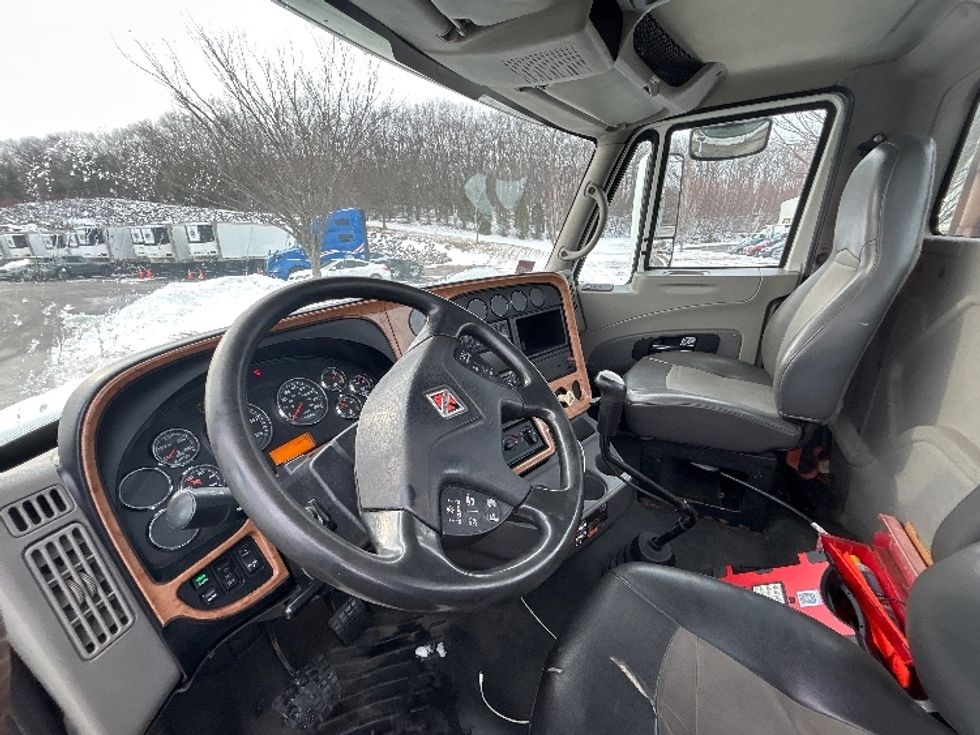 Day Cab Tractor-Heavy Duty Tractors-International-2011-ProStar-Fitchburg-MA-564,242\n\t\tmiles-$ 13,000 - Image 9