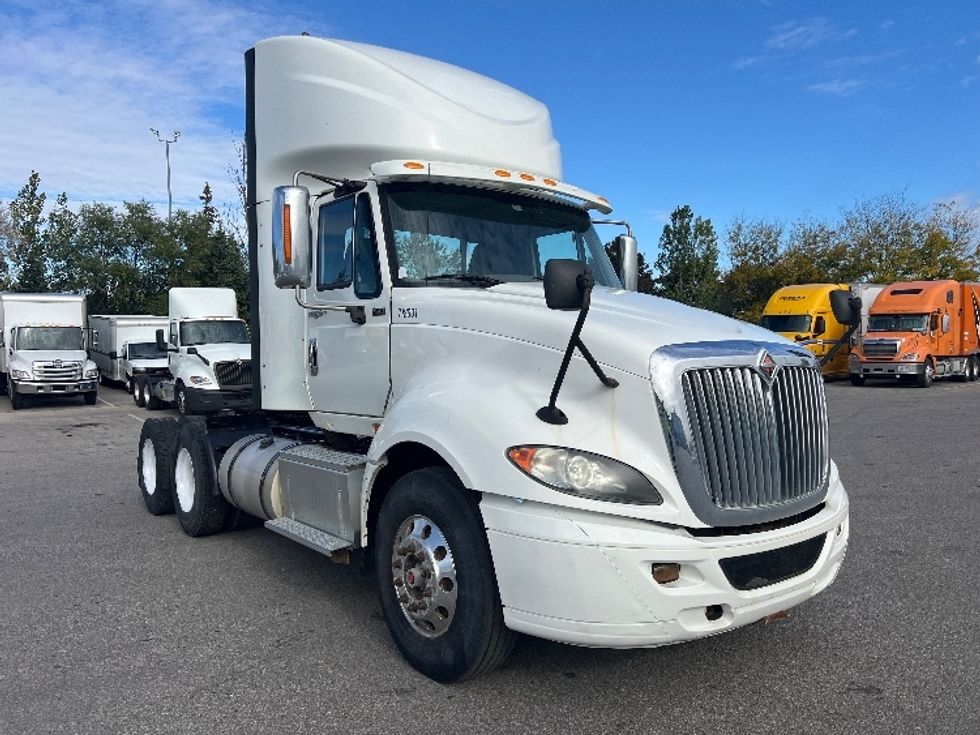 Day Cab Tractor-Heavy Duty Tractors-International-2014-ProStar-Brampton-ON-466,822\n\t\tkm-$ 18,000 - Image 1