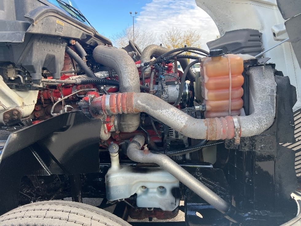 Day Cab Tractor-Heavy Duty Tractors-International-2014-ProStar-Brampton-ON-466,822\n\t\tkm-$ 18,000 - Image 15