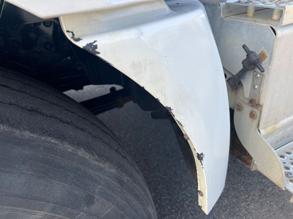 Day Cab Tractor-Heavy Duty Tractors-International-2014-ProStar-Brampton-ON-466,822\n\t\tkm-$ 18,000 - Image 18