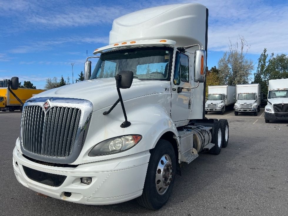 Day Cab Tractor-Heavy Duty Tractors-International-2014-ProStar-Brampton-ON-466,822\n\t\tkm-$ 18,000 - Image 3