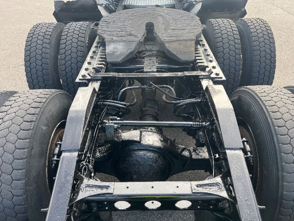 Day Cab Tractor-Heavy Duty Tractors-International-2014-ProStar-Brampton-ON-466,822\n\t\tkm-$ 18,000 - Image 6