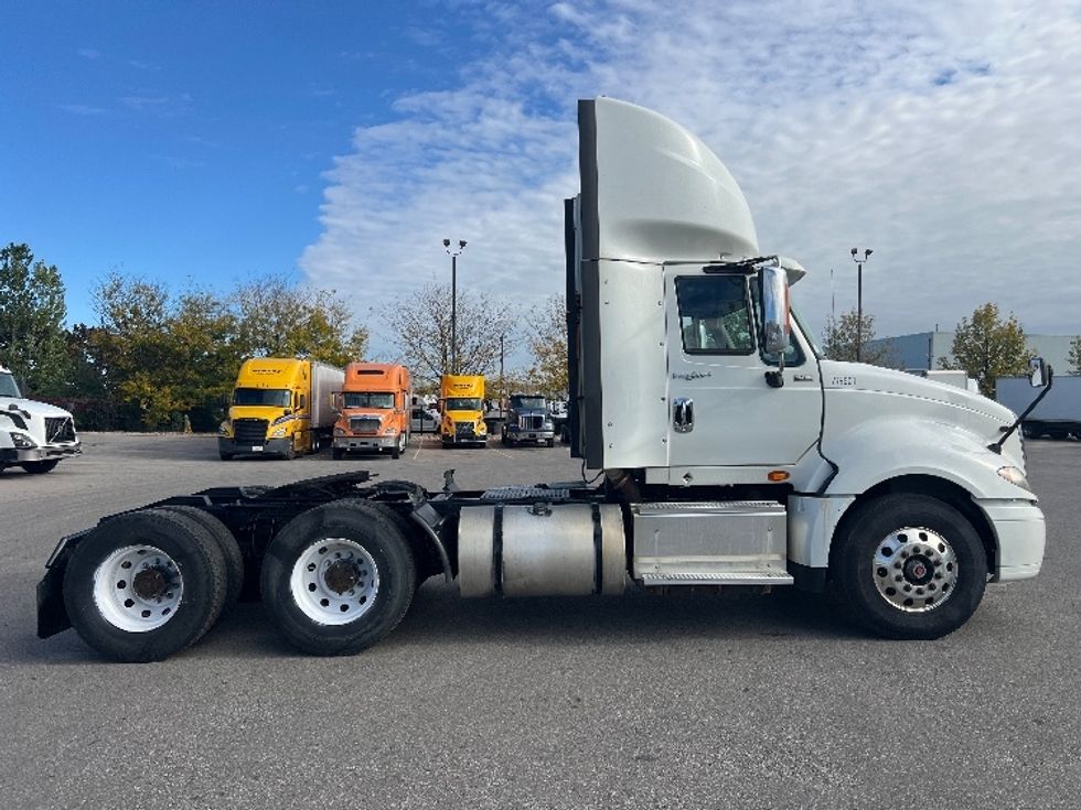 Day Cab Tractor-Heavy Duty Tractors-International-2014-ProStar-Brampton-ON-466,822\n\t\tkm-$ 18,000 - Image 8