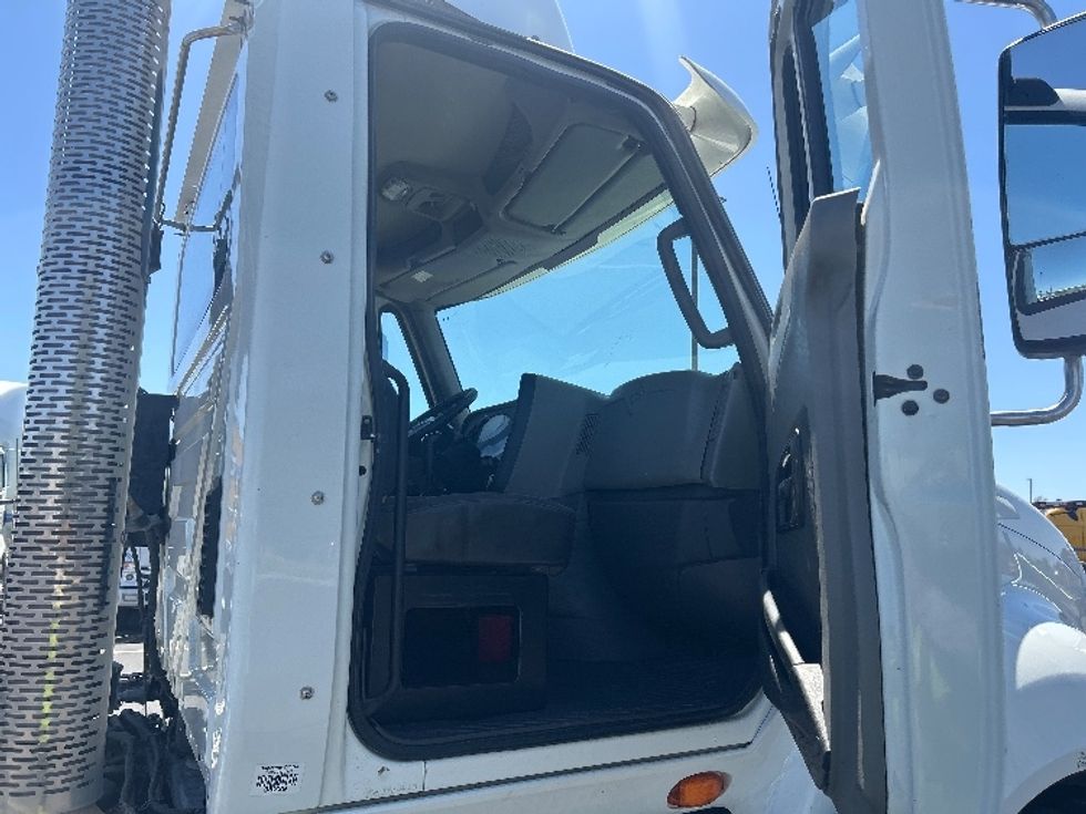 Day Cab Tractor-Heavy Duty Tractors-International-2014-ProStar-Tucson-AZ-414,063\n\t\tmiles-$ 18,500 - Image 13