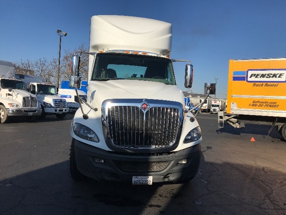 Day Cab Tractor-Heavy Duty Tractors-International-2016-ProStar-West Sacramento-CA-472,868\n\t\tmiles-$ 31,250 - Image 2