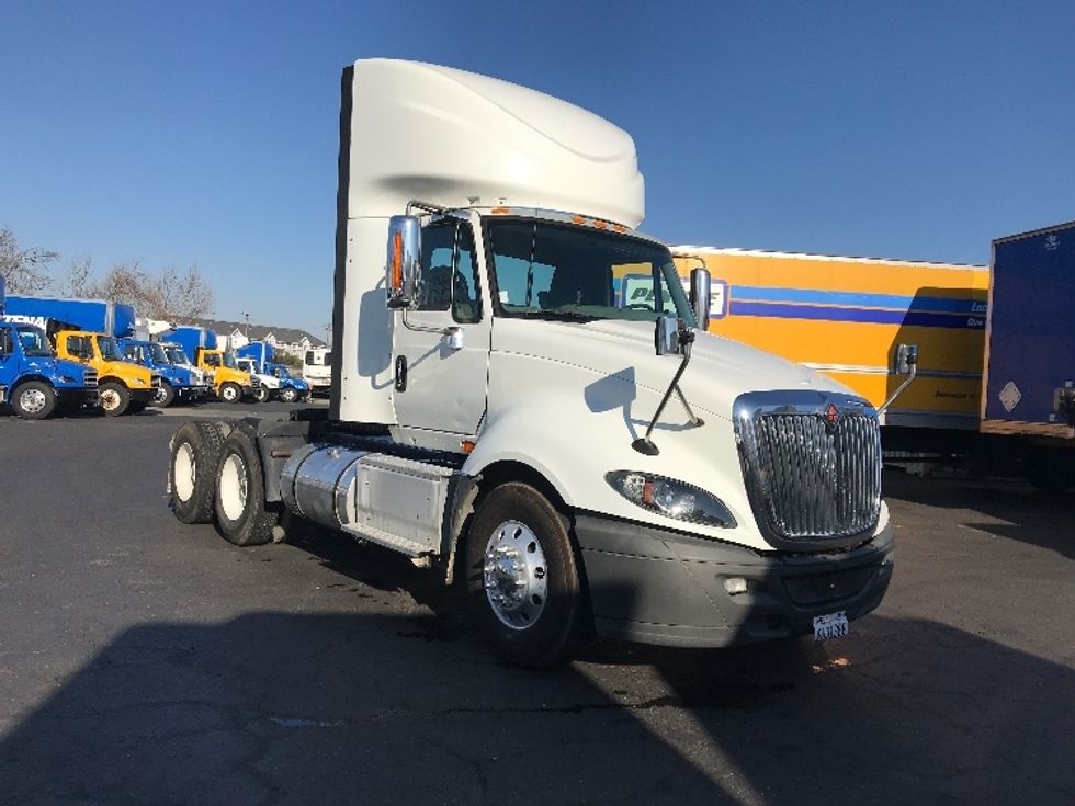 Day Cab Tractor-Heavy Duty Tractors-International-2016-ProStar-West Sacramento-CA-486,730\n\t\tmiles-$ 30,750 - Image 1