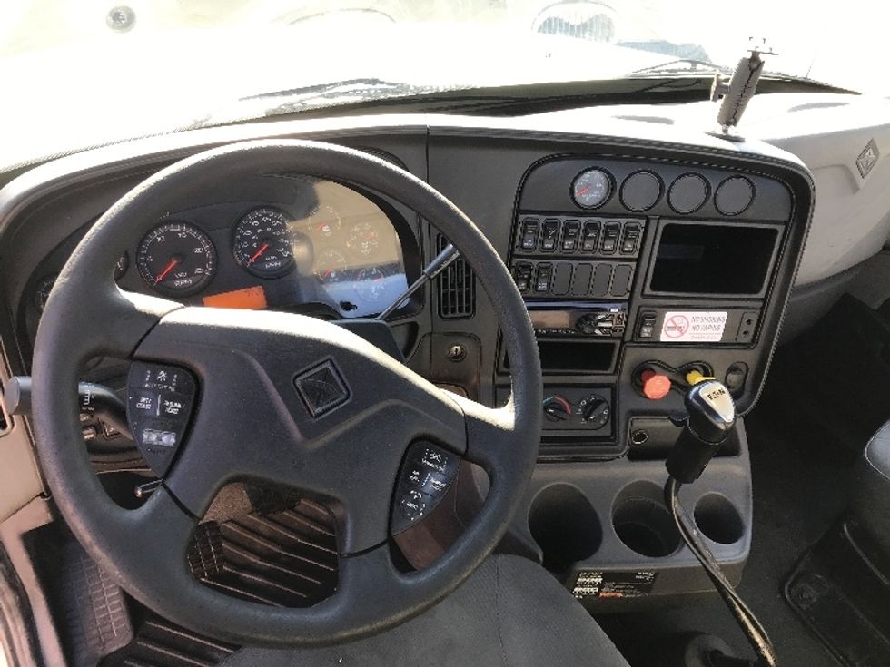 Day Cab Tractor-Heavy Duty Tractors-International-2016-ProStar-West Sacramento-CA-486,730\n\t\tmiles-$ 30,750 - Image 11