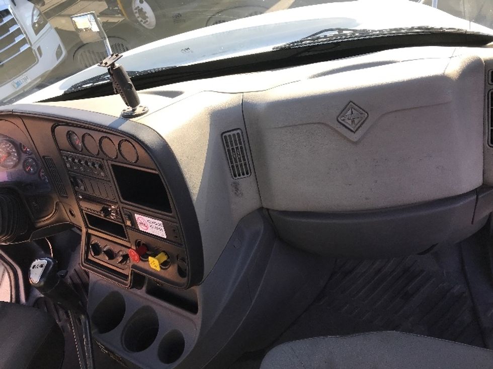 Day Cab Tractor-Heavy Duty Tractors-International-2016-ProStar-West Sacramento-CA-486,730\n\t\tmiles-$ 30,750 - Image 13