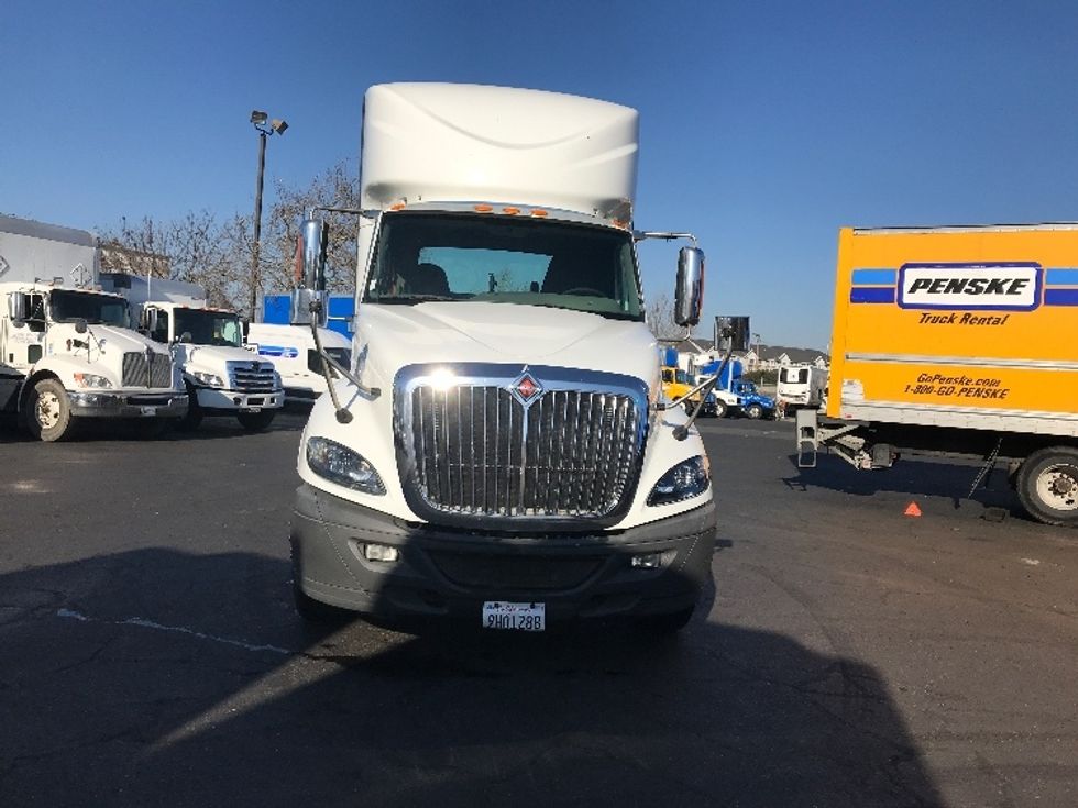 Day Cab Tractor-Heavy Duty Tractors-International-2016-ProStar-West Sacramento-CA-486,730\n\t\tmiles-$ 30,750 - Image 2