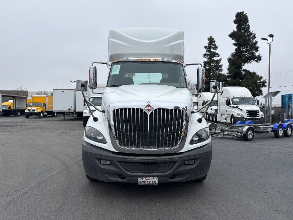 Day Cab Tractor-Heavy Duty Tractors-International-2016-ProStar-West Sacramento-CA-521,359\n\t\tmiles-$ 29,000 - Image 2