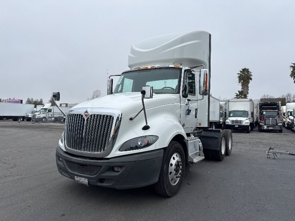 Day Cab Tractor-Heavy Duty Tractors-International-2016-ProStar-West Sacramento-CA-521,359\n\t\tmiles-$ 29,000 - Image 3