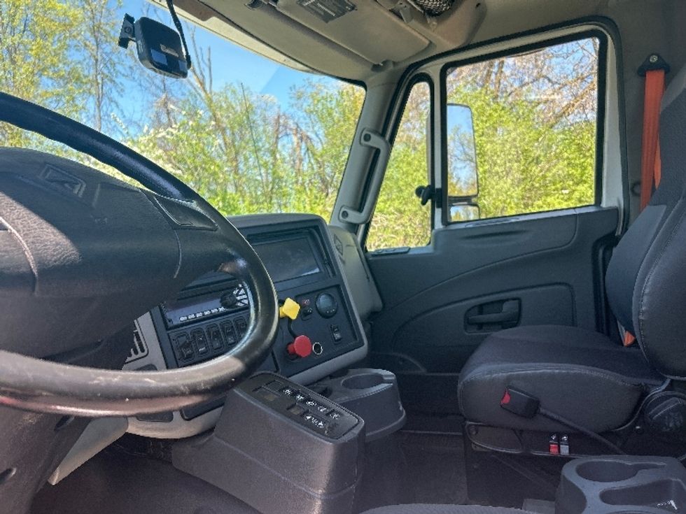 Day Cab Tractor-Heavy Duty Tractors-International-2017-8600-Albany-NY-579,768\n\t\tmiles-$ 17,250 - Image 10
