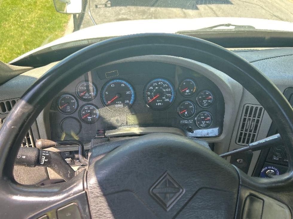 Day Cab Tractor-Heavy Duty Tractors-International-2017-8600-Albany-NY-579,768\n\t\tmiles-$ 17,250 - Image 11