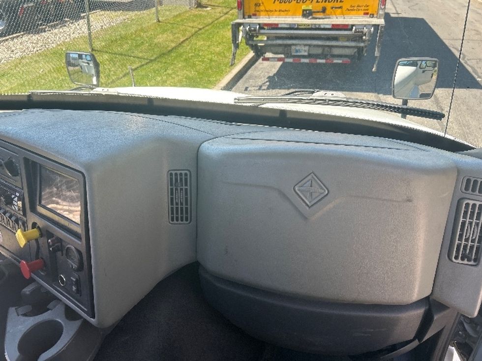 Day Cab Tractor-Heavy Duty Tractors-International-2017-8600-Albany-NY-579,768\n\t\tmiles-$ 17,250 - Image 13