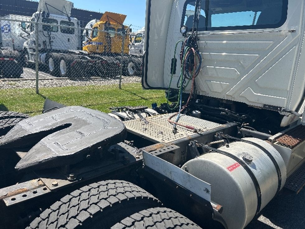 Day Cab Tractor-Heavy Duty Tractors-International-2017-8600-Albany-NY-579,768\n\t\tmiles-$ 17,250 - Image 18