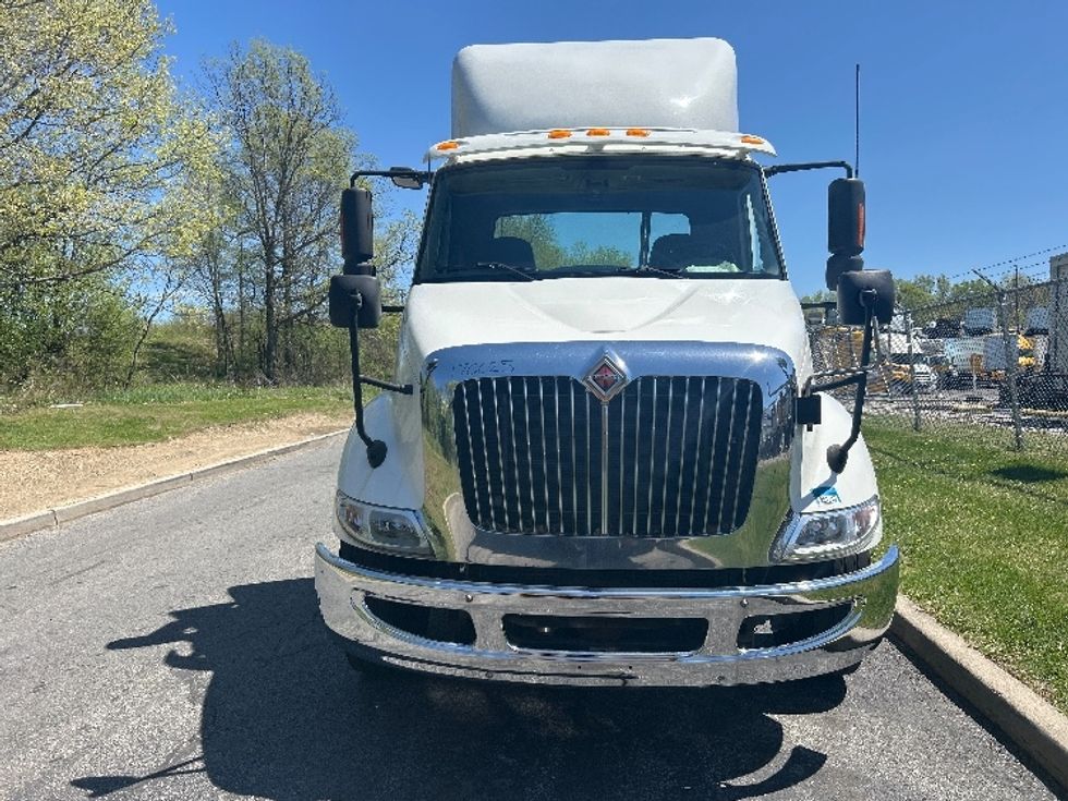 Day Cab Tractor-Heavy Duty Tractors-International-2017-8600-Albany-NY-579,768\n\t\tmiles-$ 17,250 - Image 2
