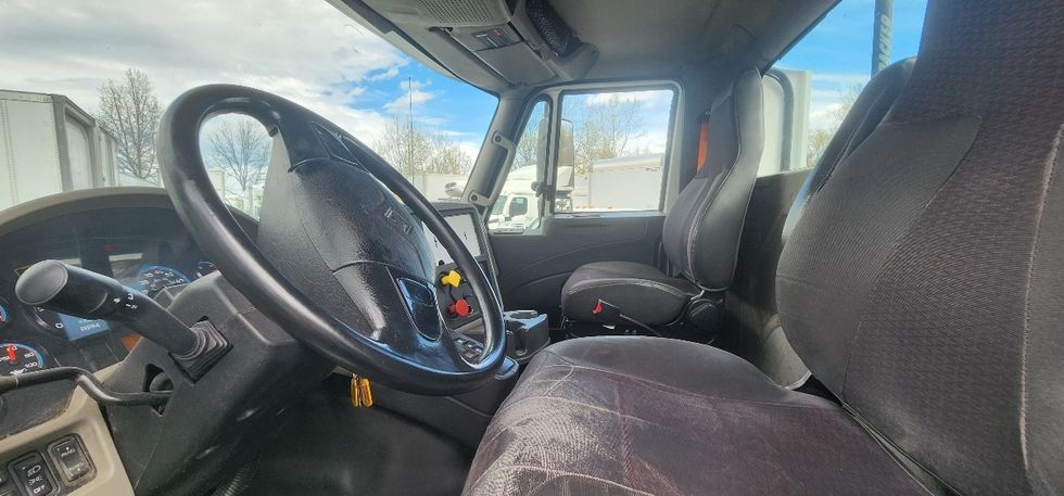 Day Cab Tractor-Heavy Duty Tractors-International-2017-8600-Montgomery-NY-246,311\n\t\tmiles-$ 23,750 - Image 10