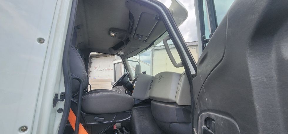 Day Cab Tractor-Heavy Duty Tractors-International-2017-8600-Montgomery-NY-246,311\n\t\tmiles-$ 23,750 - Image 12