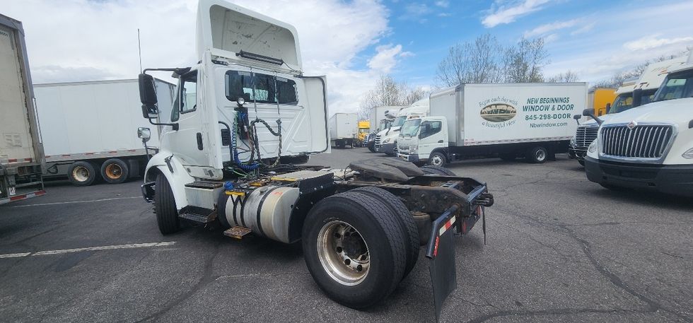 Day Cab Tractor-Heavy Duty Tractors-International-2017-8600-Montgomery-NY-246,311\n\t\tmiles-$ 23,750 - Image 5