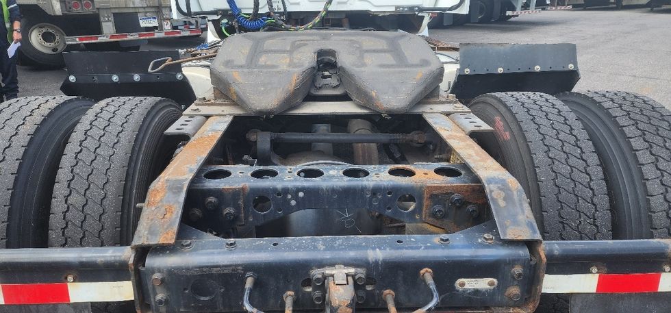 Day Cab Tractor-Heavy Duty Tractors-International-2017-8600-Montgomery-NY-246,311\n\t\tmiles-$ 23,750 - Image 6