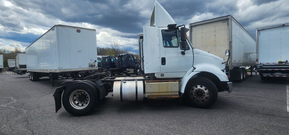 Day Cab Tractor-Heavy Duty Tractors-International-2017-8600-Montgomery-NY-246,311\n\t\tmiles-$ 23,750 - Image 8