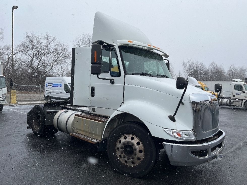 Day Cab Tractor-Heavy Duty Tractors-International-2017-8600-Montgomery-NY-305,119\n\t\tmiles-$ 25,000 - Image 1