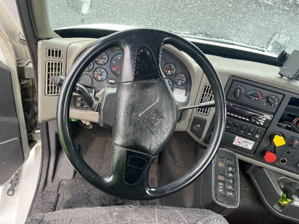 Day Cab Tractor-Heavy Duty Tractors-International-2017-8600-Montgomery-NY-305,119\n\t\tmiles-$ 25,000 - Image 11
