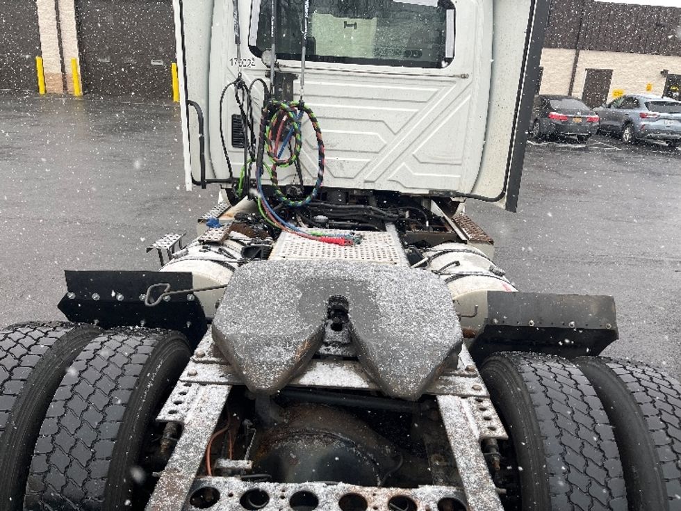 Day Cab Tractor-Heavy Duty Tractors-International-2017-8600-Montgomery-NY-305,119\n\t\tmiles-$ 25,000 - Image 6