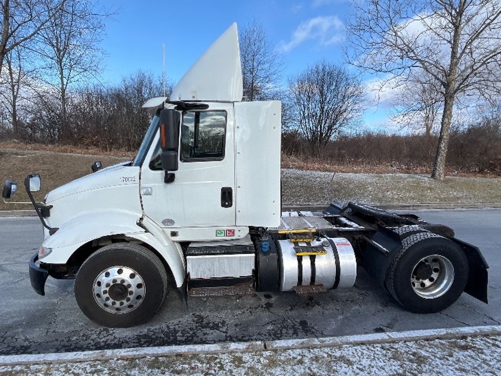 Day Cab Tractor-Heavy Duty Tractors-International-2017-8600-Montgomery-NY-340,040\n\t\tmiles-$ 22,750 - Image 4