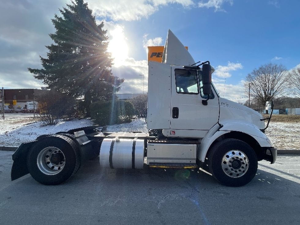 Day Cab Tractor-Heavy Duty Tractors-International-2017-8600-Montgomery-NY-340,040\n\t\tmiles-$ 22,750 - Image 8