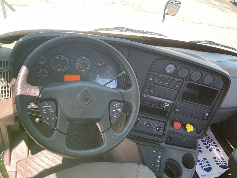 Day Cab Tractor-Heavy Duty Tractors-International-2017-ProStar-Cleveland-TN-239,216\n\t\tmiles-$ 34,250 - Image 11