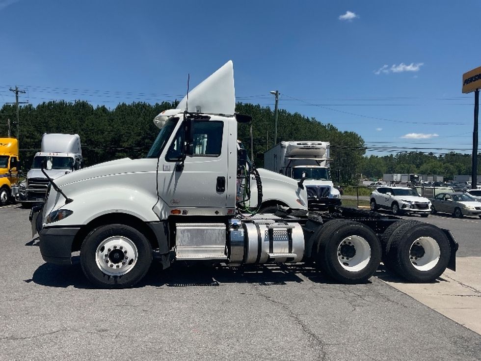 Day Cab Tractor-Heavy Duty Tractors-International-2017-ProStar-Cleveland-TN-239,216\n\t\tmiles-$ 34,250 - Image 4