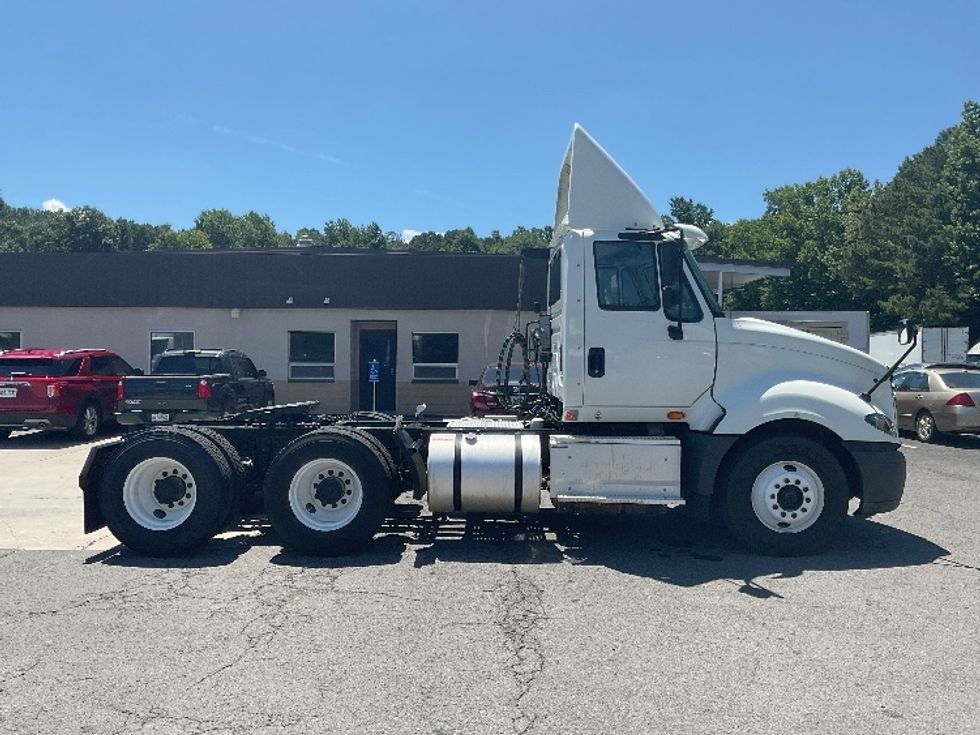 Day Cab Tractor-Heavy Duty Tractors-International-2017-ProStar-Cleveland-TN-239,216\n\t\tmiles-$ 34,250 - Image 8