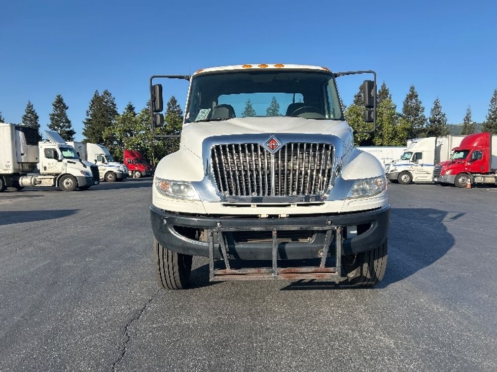 Day Cab Tractor-Heavy Duty Tractors-International-2018-4400-Gilroy-CA-44,675\n\t\tmiles-$ 54,750 - Image 2