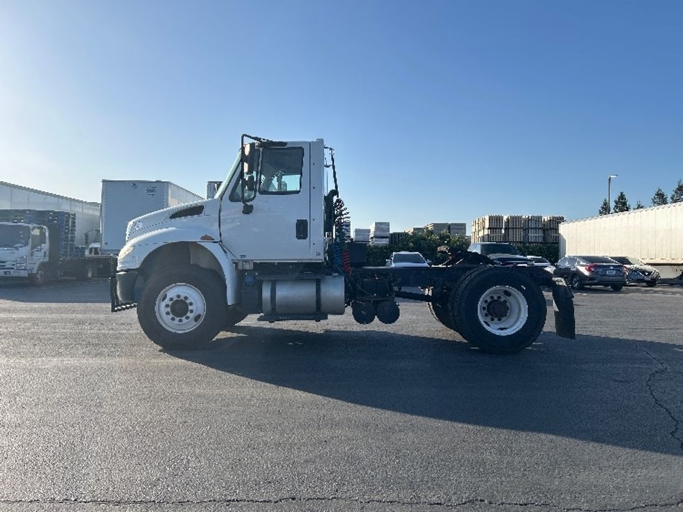 Day Cab Tractor-Heavy Duty Tractors-International-2018-4400-Gilroy-CA-44,675\n\t\tmiles-$ 54,750 - Image 4