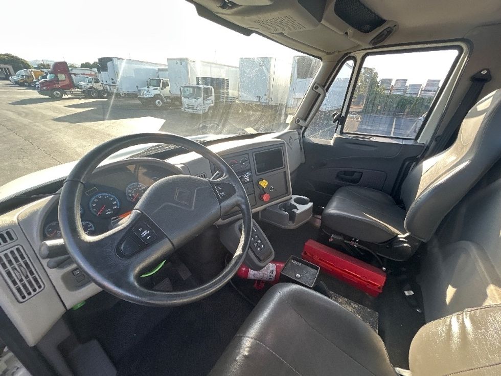 Day Cab Tractor-Heavy Duty Tractors-International-2018-4400-Gilroy-CA-67,876\n\t\tmiles-$ 53,500 - Image 10