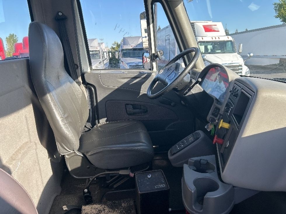 Day Cab Tractor-Heavy Duty Tractors-International-2018-4400-Gilroy-CA-67,876\n\t\tmiles-$ 53,500 - Image 14