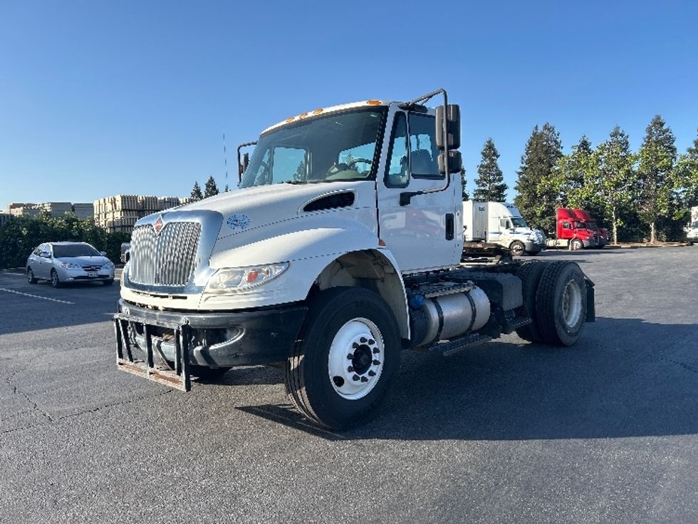 Day Cab Tractor-Heavy Duty Tractors-International-2018-4400-Gilroy-CA-67,876\n\t\tmiles-$ 53,500 - Image 3
