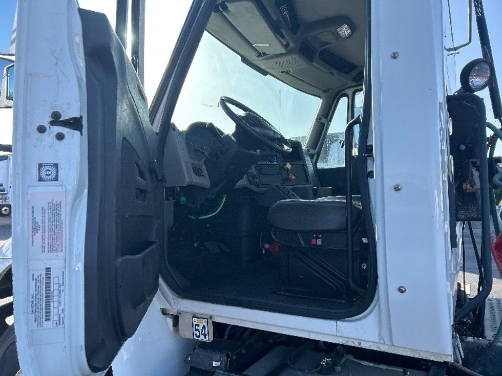 Day Cab Tractor-Heavy Duty Tractors-International-2018-4400-Gilroy-CA-67,876\n\t\tmiles-$ 53,500 - Image 9