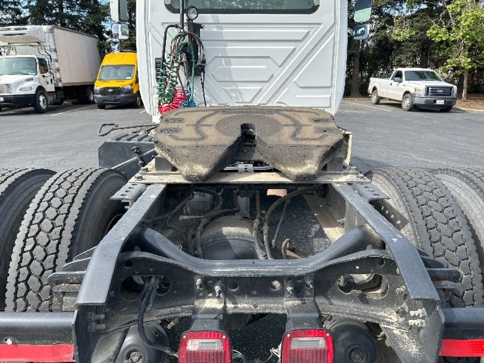 Day Cab Tractor-Heavy Duty Tractors-International-2018-4400-Gilroy-CA-70,142\n\t\tmiles-$ 53,500 - Image 6