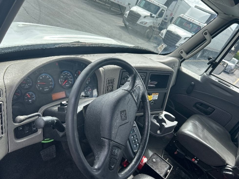 Day Cab Tractor-Heavy Duty Tractors-International-2018-4400-Gilroy-CA-83,591\n\t\tmiles-$ 52,750 - Image 10